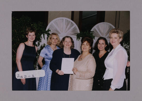 Fort Worth Alumnae Chapter Members and Mary Jane Johnson at Convention Photograph, July 7-10, 2000 (image)