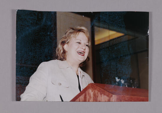 Unidentified Phi Mu Speaking at Convention Photograph, July 7-10, 2000 (image)