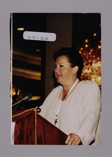 Audrey Jankucic Speaking at Convention Photograph, July 7-10, 2000 (image)