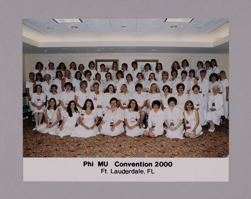 Phi Mu Foundation Ambassadors at Convention Photograph, July 7-10, 2000 (Image)
