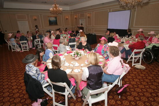 Phi Mus Enjoying Convention 1852 Dinner Photograph 3, July 14, 2006 (image)