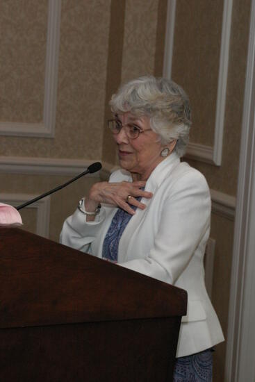 Gloria Henson Speaking at Convention 1852 Dinner Photograph 1, July 14, 2006 (image)