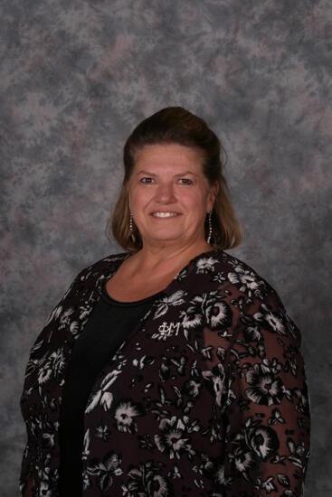 Unidentified Phi Mu Convention Portrait Photograph 17, July 2006 (image)