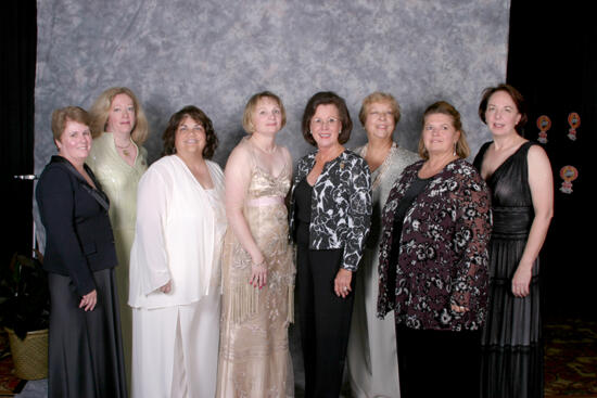 Incoming Phi Mu Foundation Officers Convention Portrait Photograph 2, July 2006 (image)