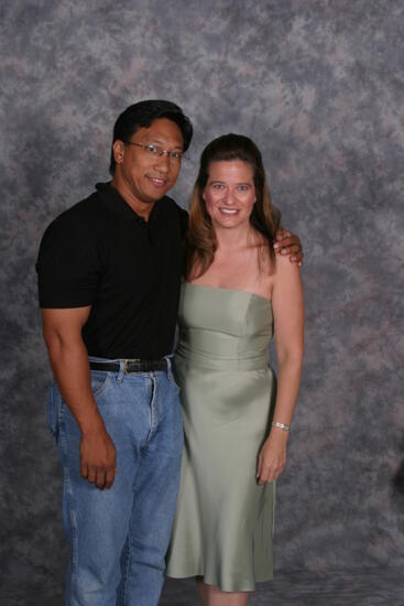 Unidentified Phi Mu and Victor Carreon Convention Portrait Photograph, July 2006 (image)