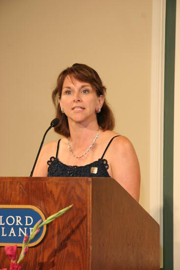 Beth Monnin Speaking at Convention Carnation Banquet Photograph, July 15, 2006 (image)