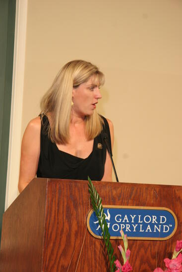 Andie Kash Speaking at Convention Carnation Banquet Photograph 1, July 15, 2006 (image)