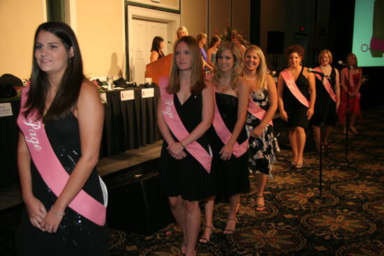 Pages Entering Convention Carnation Banquet Photograph, July 15, 2006 (image)