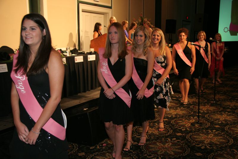 Pages Entering Convention Carnation Banquet Photograph, July 15, 2006 (Image)