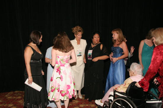 Phi Mus Socializing at Convention Carnation Banquet Photograph, July 15, 2006 (image)