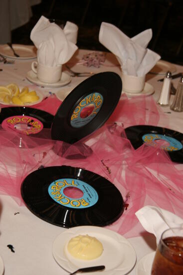 Thursday Convention Luncheon Centerpieces Photograph 1, July 13, 2006 (image)