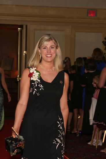 Andie Kash Entering Convention Carnation Banquet Photograph, July 11, 2004 (image)