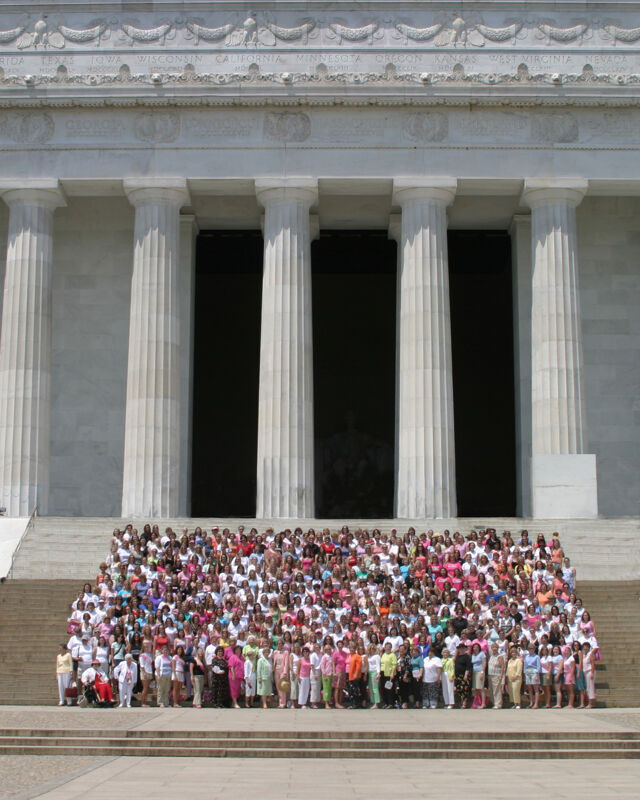 Convention Attendees at Lincoln Memorial Photograph 10, July 10, 2004 (Image)