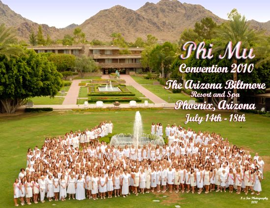 Phi Mu National Convention Group Photograph, July 14-18, 2010 (image)