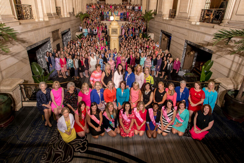 Phi Mu National Convention Group Photograph 2, July 5-10, 2016 (Image)