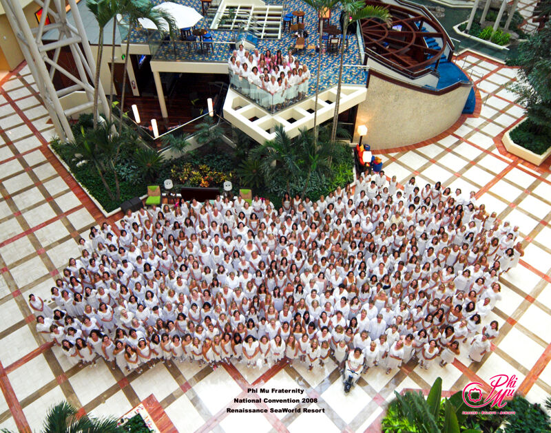 Phi Mu National Convention Group Photograph 2, June 24-29, 2008 (Image)