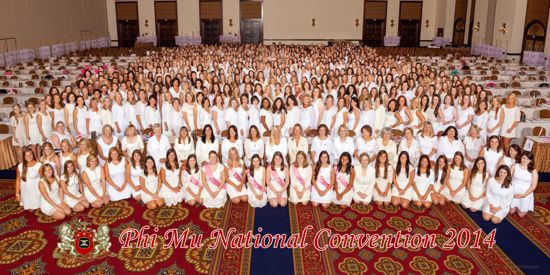 Phi Mu National Convention Group Photograph, 2014 (image)