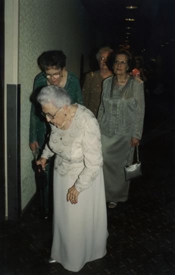 Leona Hughes and Other Alumnae Entering Carnation Banquet Photograph, July 4-8, 2002 (image)