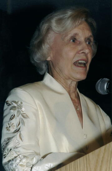 Annadell Lamb Speaking at Carnation Banquet Photograph 2, July 4-8, 2002 (image)