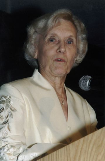 Annadell Lamb Speaking at Carnation Banquet Photograph 1, July 4-8, 2002 (image)