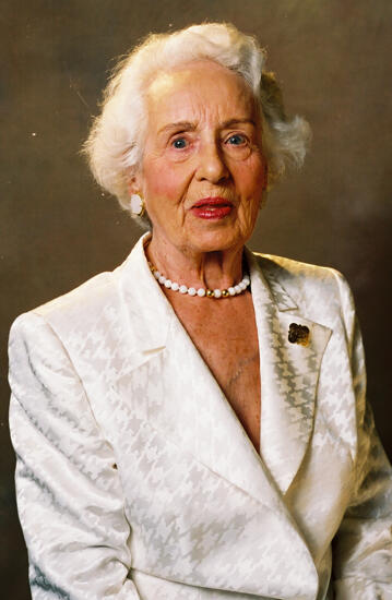 Ada Henry Convention Portrait Photograph 2, July 4-8, 2002 (image)