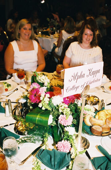 Alpha Kappa Chapter Table at Convention Dinner Photograph 1, July 4-8, 2002 (image)