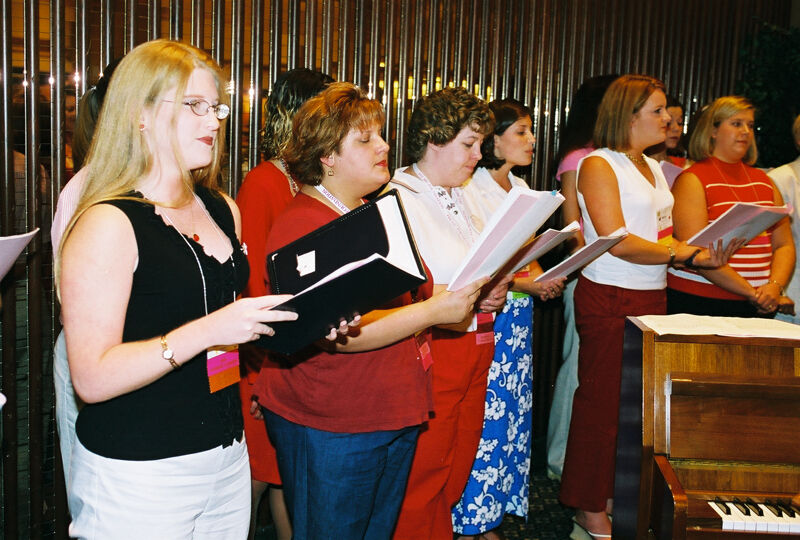 July 4-8 Convention Choir Singing Photograph 10 Image