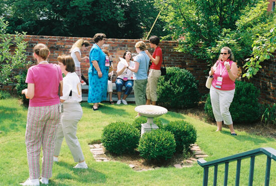 Phi Mus at Outdoor Convention Reception Photograph, July 4-8, 2002 (image)