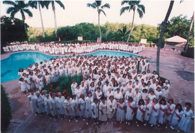 Phi Mu National Convention Group Photograph 2, July 10-13, 1992 (Image)