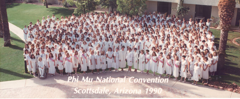 Phi Mu National Convention Group Photograph, July 6-9, 1990 (Image)