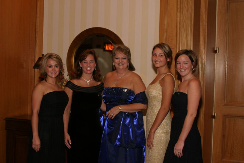Kathy Williams and Four Phi Mus at Convention Carnation Banquet Photograph, July 11, 2004 (Image)
