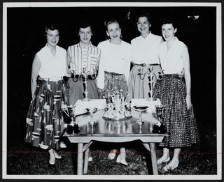 Five Gamma Delta Chapter Members With Awards Photograph