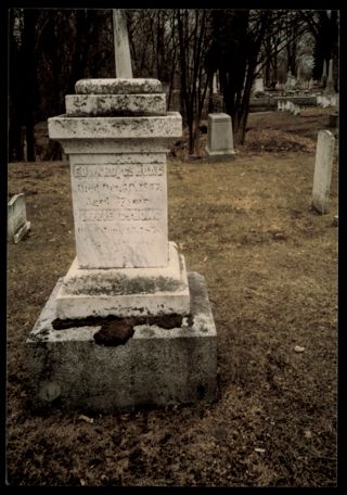 Elizabeth Hoag Headstone Photograph 1