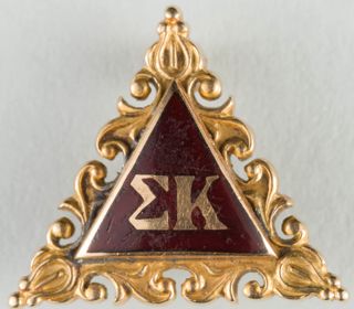 Katherine Gilbert Gold Scroll Badge, 1923