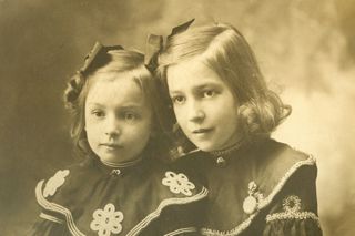 Illde and Abby Lou Fuller as Children Photograph