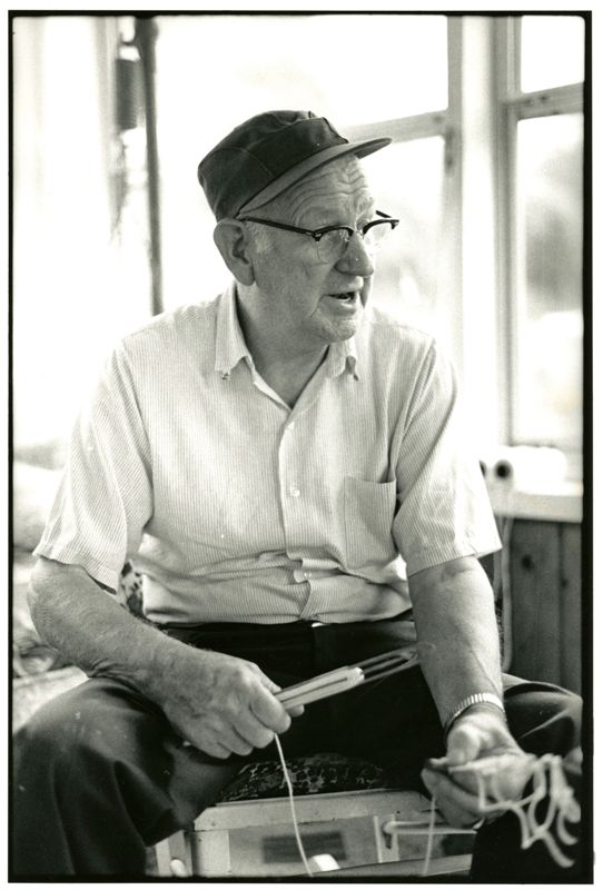 How to Knit a Lobster Trap Head Photographs