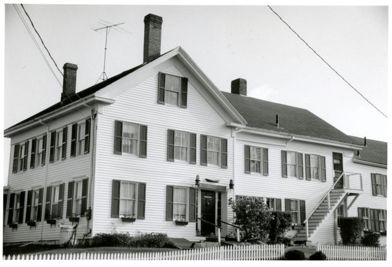 The Moorings Inn - Southwest Harbor