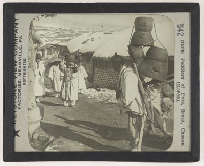 Peddlers of Pots, Seoul, Chosen (Korea.)