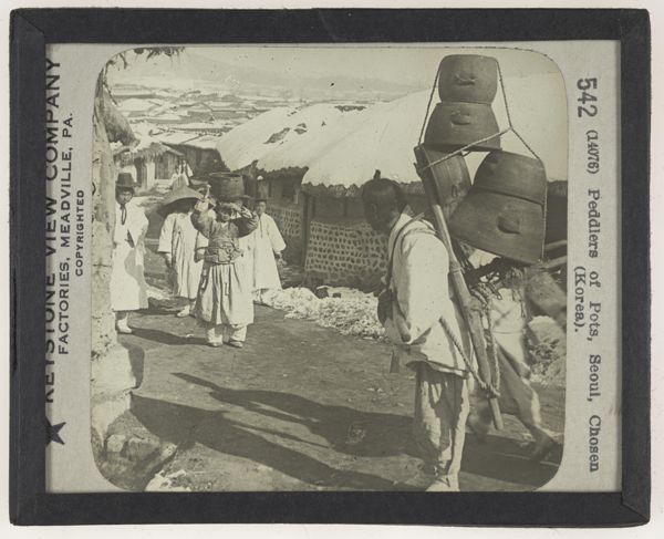 Peddlers of Pots, Seoul, Chosen (Korea.)