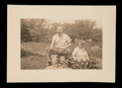 [William Hunter posing next to a child]