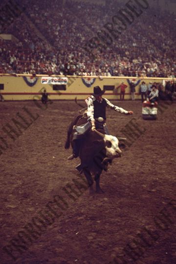 Marvin Shoulders Bull Riding