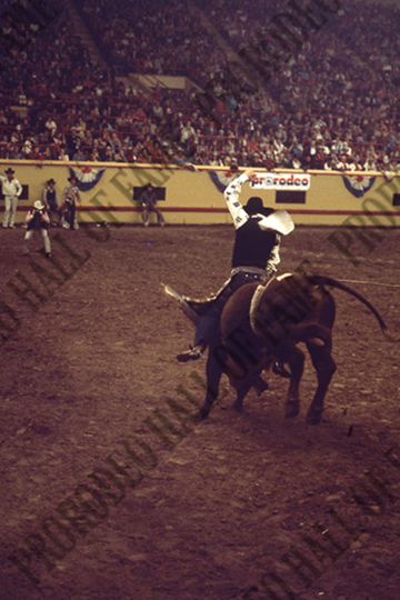 Marvin Shoulders Bull Riding