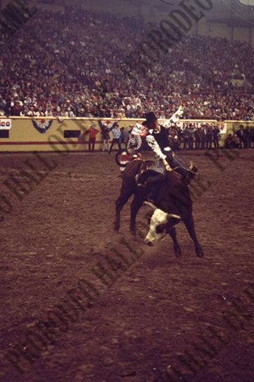 Marvin Shoulders Bull Riding