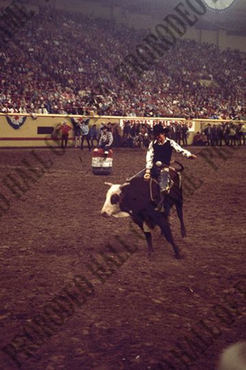 Marvin Shoulders Bull Riding