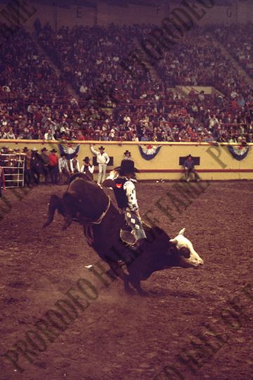 Marvin Shoulders Bull Riding