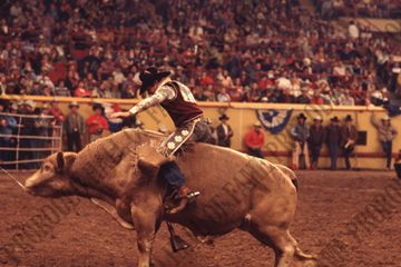 Randy Magers on Joe Cool (Mesquite Rodeo Company)