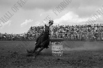 Julie McLaughlin Barrel Racing