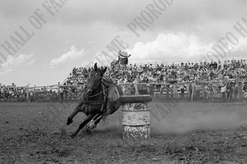 Echo McCarley Barrel Racing