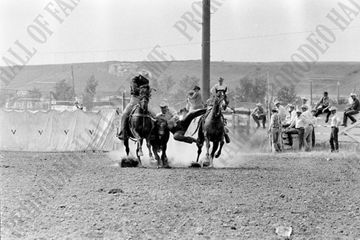 Earl Babcock Steer Wrestling