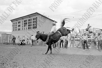 Dave Hart on #165 Pretty Sox (Vold)